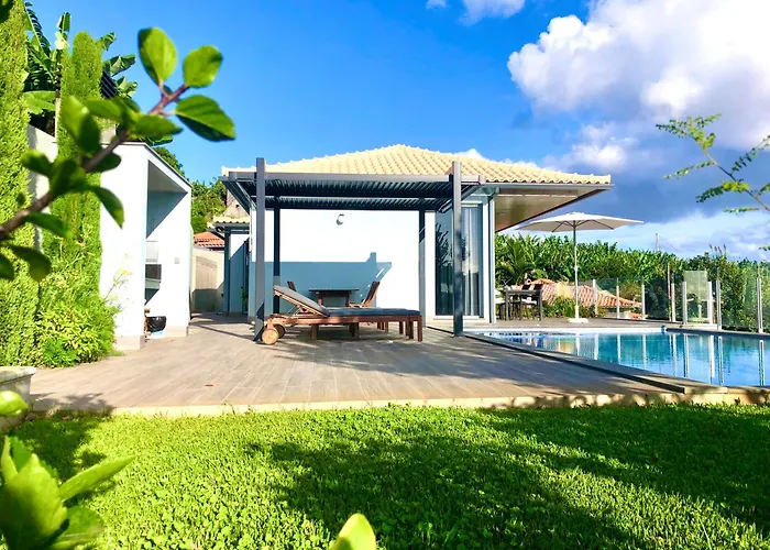 Villa Pinheira IV -Heated Swimming Pool And Jacuzzi